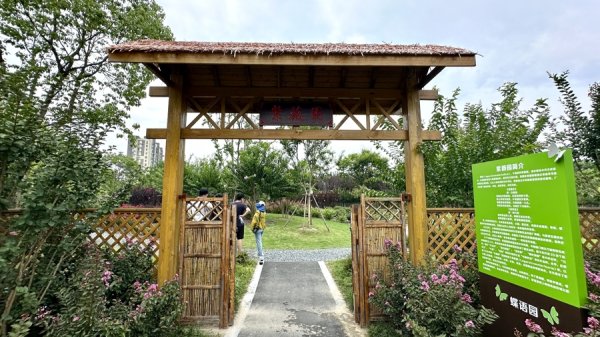 炒股配资杠杆 上海首座紫薇园开放了！高温中爆花绽“美颜”，填补申城夏季花少缺憾